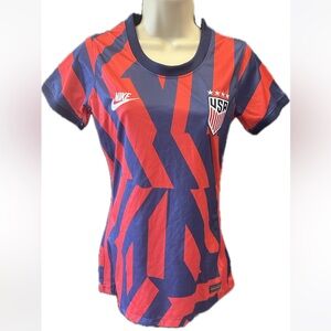 Nike women’s USA jersey dri-fit small